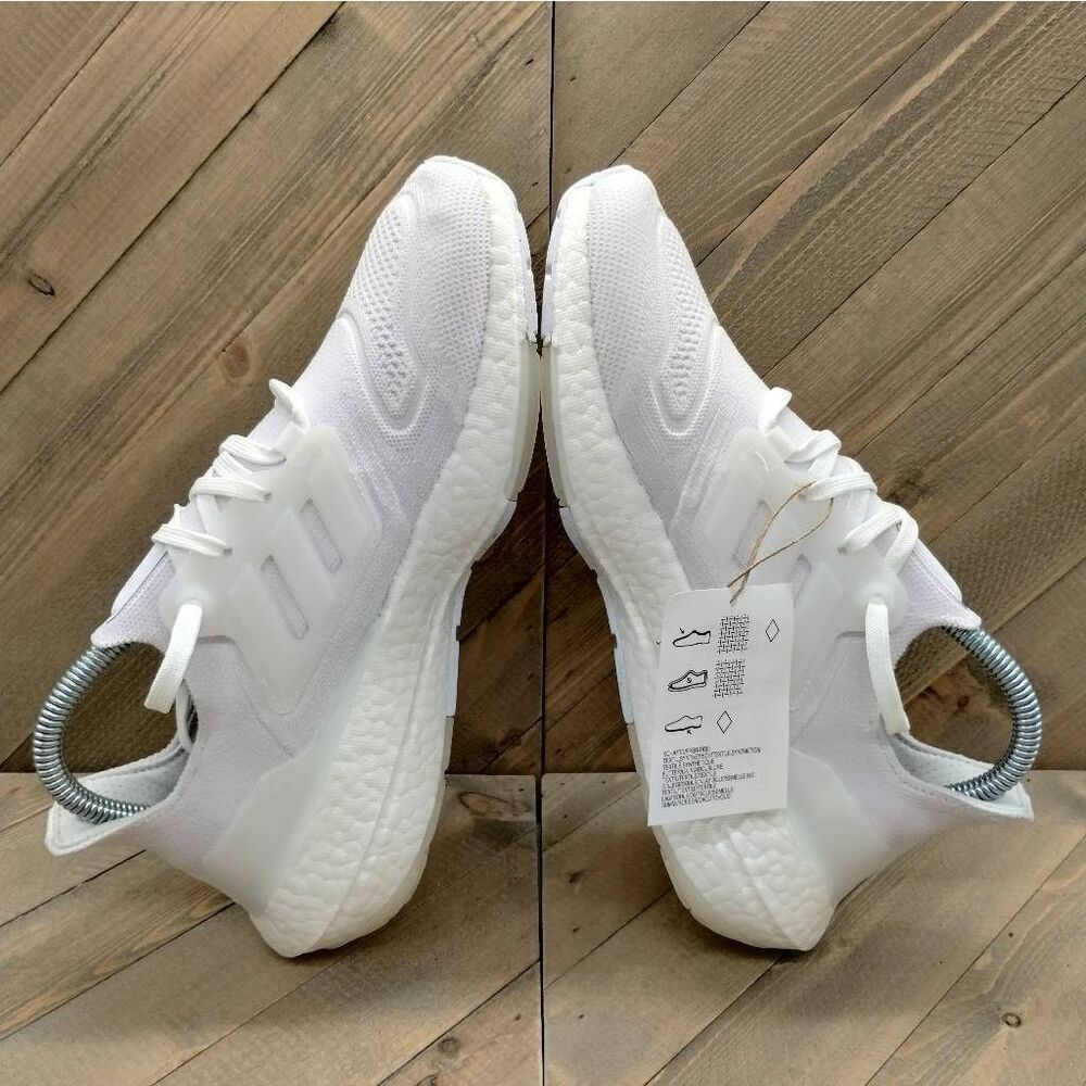 Adidas UltraBoost 22 Triple White Running‎ Shoes Womens Size 7.5 White Sneakers - Picture 6 of 9
